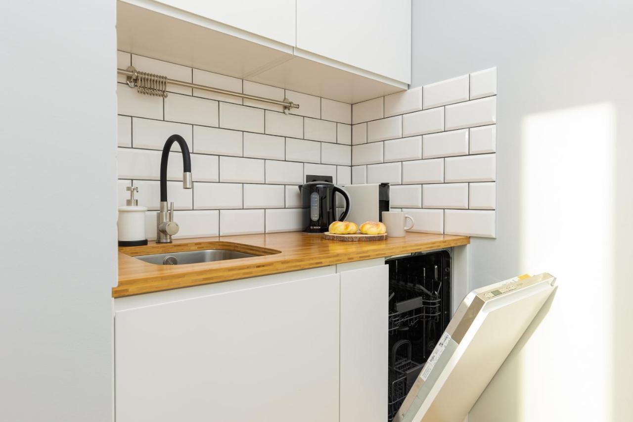 Artistic Zoliborz Apartments By Noclegi Renters Варшава Екстериор снимка