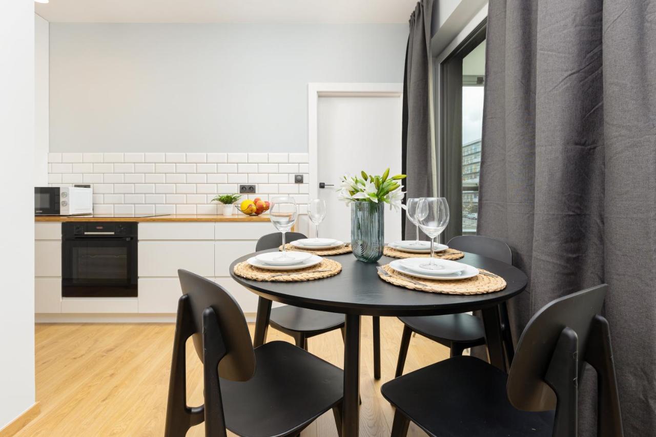 Artistic Zoliborz Apartments By Noclegi Renters Варшава Екстериор снимка